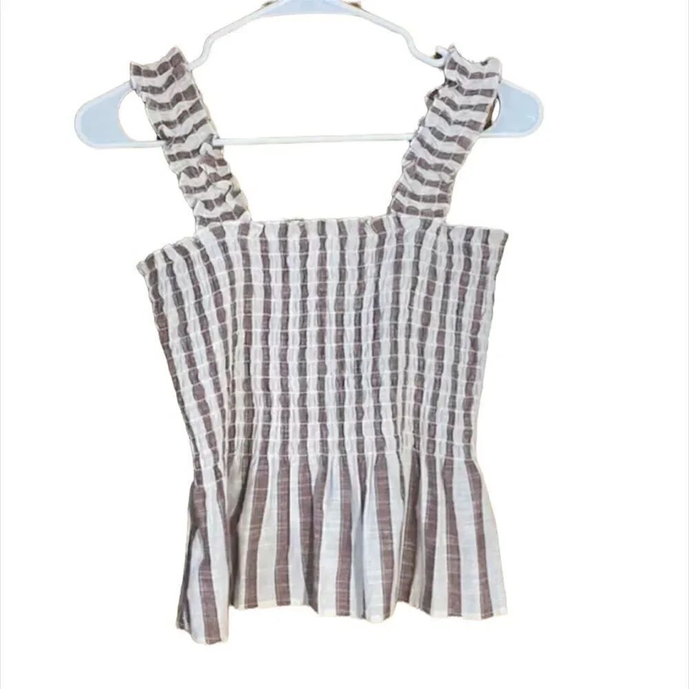 ✨ Smocked Tank Top✨ - Picture 3 of 7
